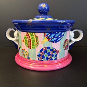 The Essex Collection Kaleidoscope Pattern Round Covered Casserole 8 3/4"